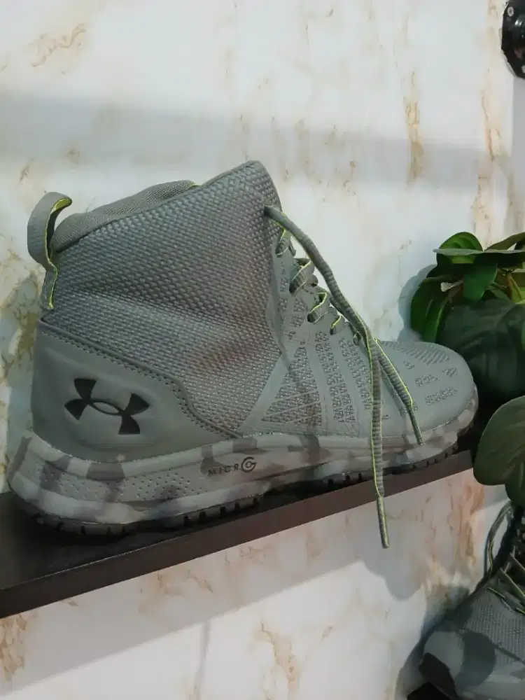 Sepatu Underamour