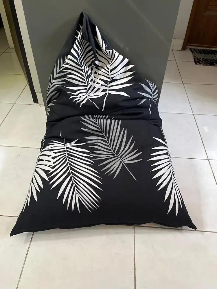 Bean Bag Santai Hitam Putih