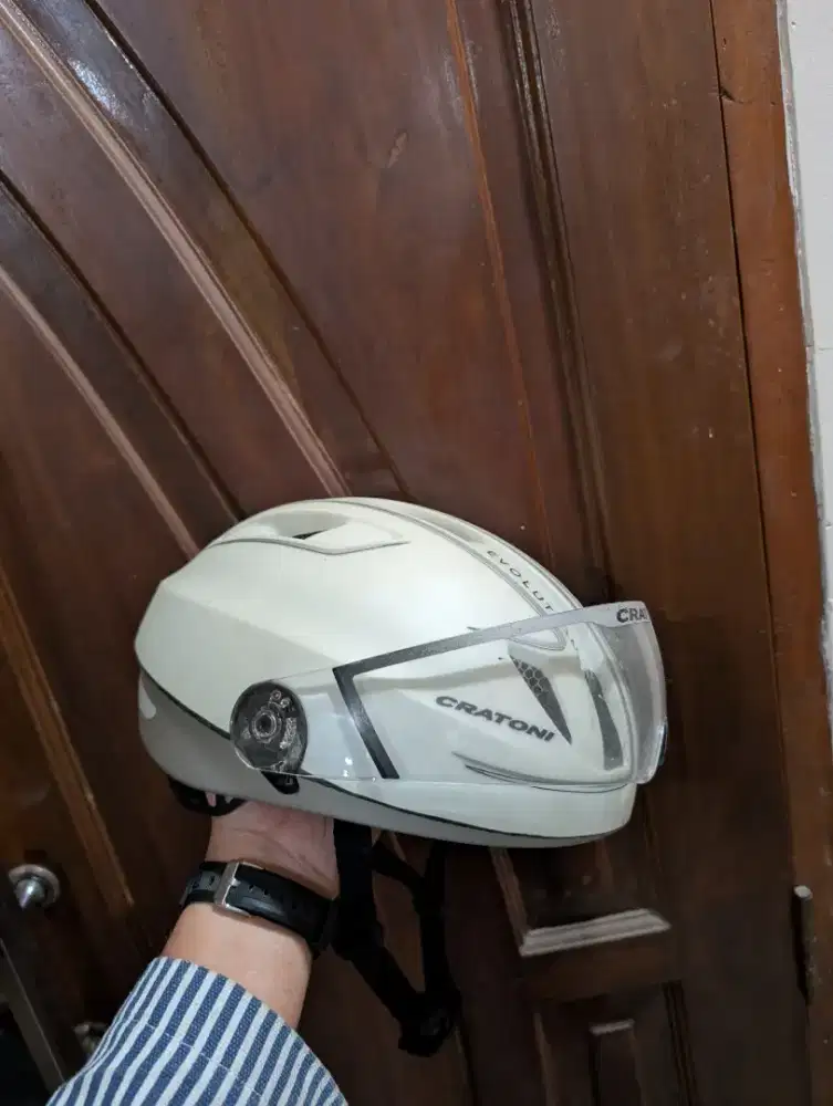 Helm sepeda CRATONO EVOLUTION