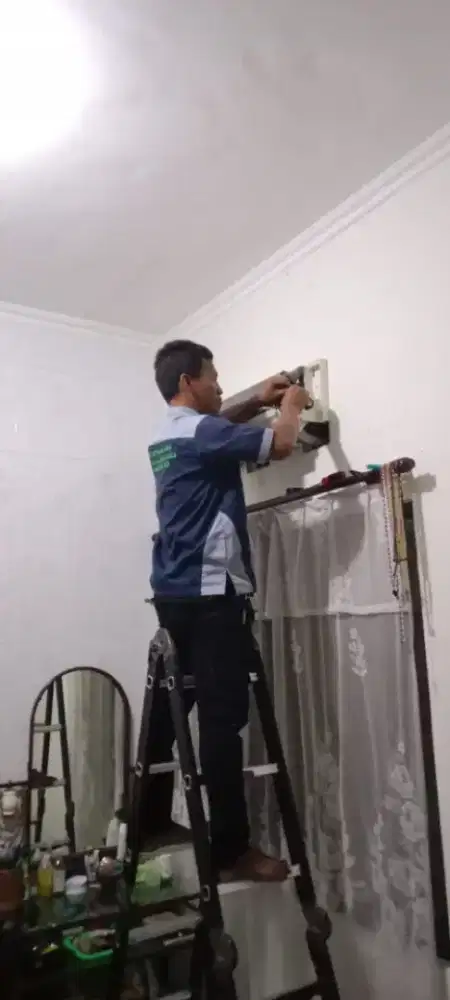 SERVICE KULKAS MESIN CUCI AC DISPENSER WATER HEATER DLL BERGARANSI