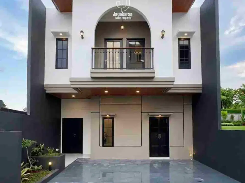 RUMAH MEWAH DALAM TOWNHOUSE ASRI DAN NYAMAN DI JAGAKARSA JAKSEL