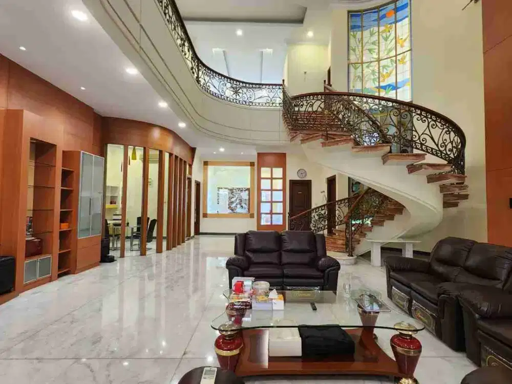 Dijual cepat rumah full furnished 2 lantai di bukit gading mediterania