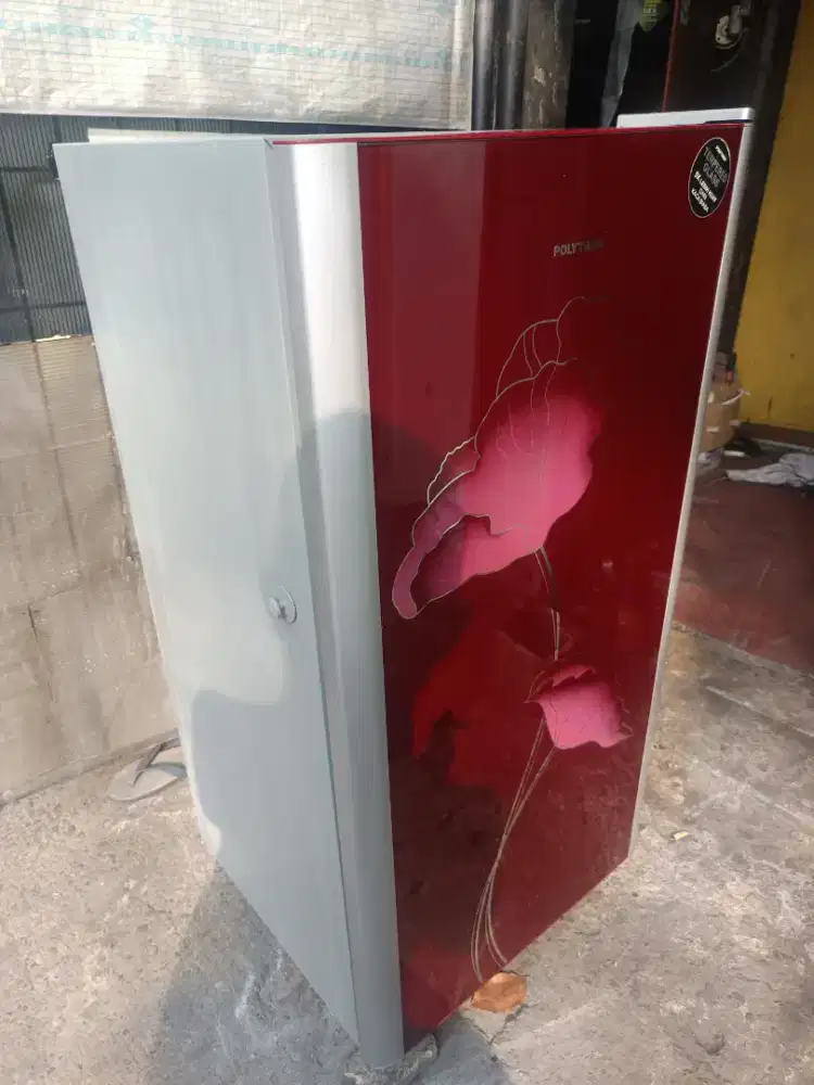 Kulkas 1 pintu merk Polytron