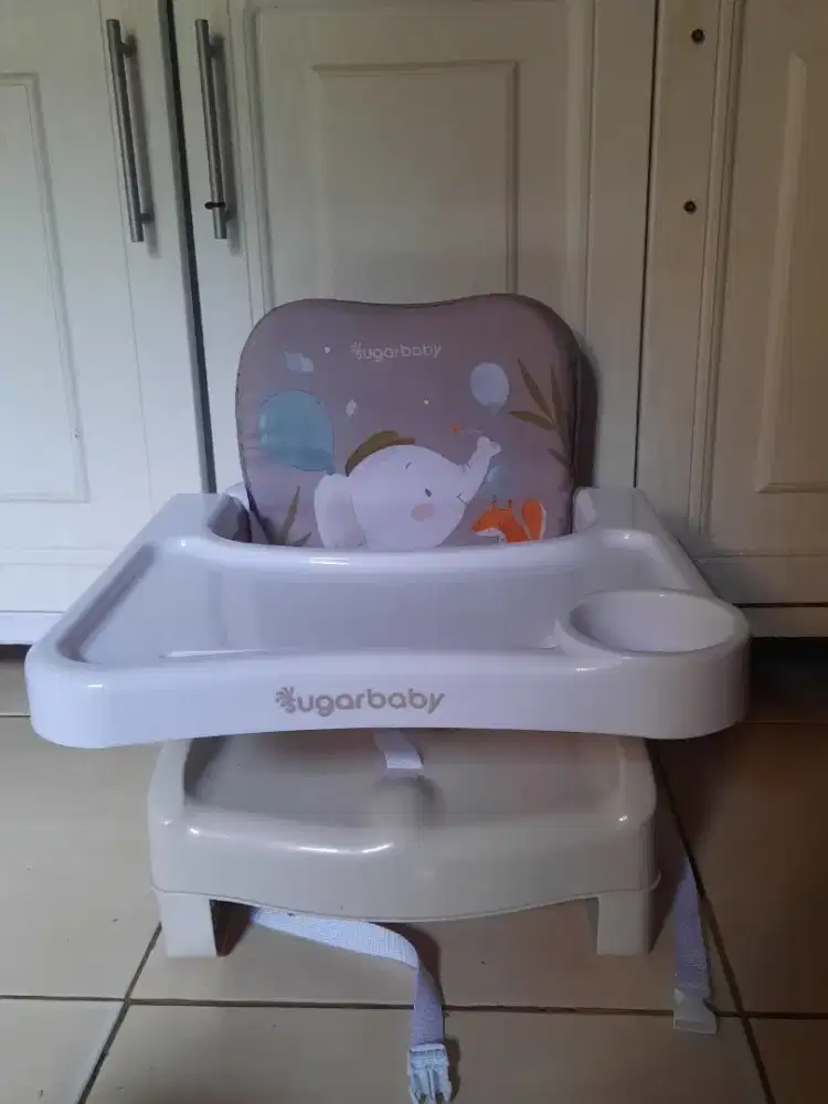 Kursi makan bayi