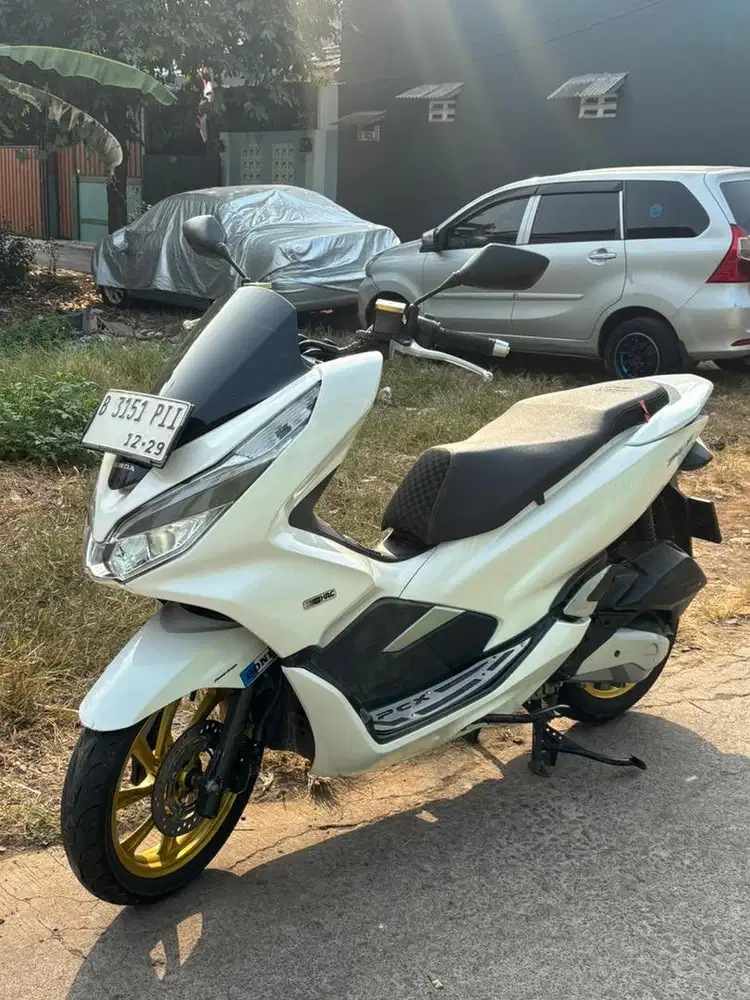 TT/DIJUAL!! HONDA PCX CBS ISS B DKI PUSAT NO MINUS TINGGAL PAKAI !!