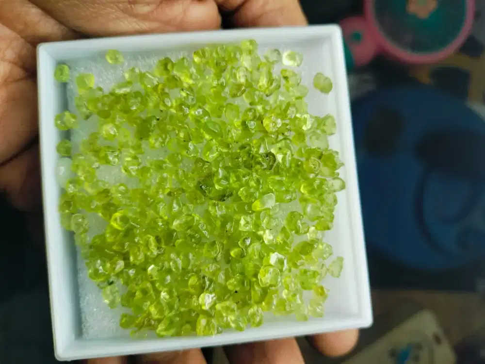 Natural rough peridot
