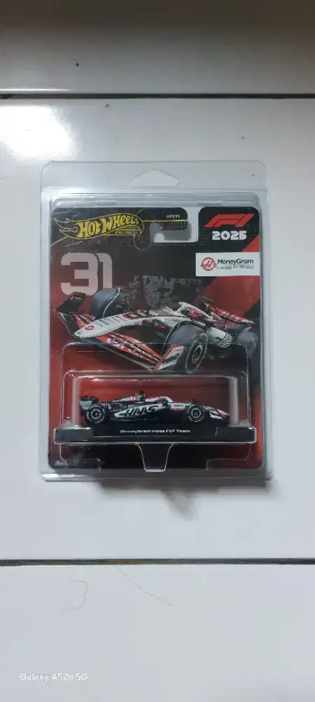 Hot Wheels Premium Formula 1 (F1) 2025 Series - MoneyGram Haas F1 Team