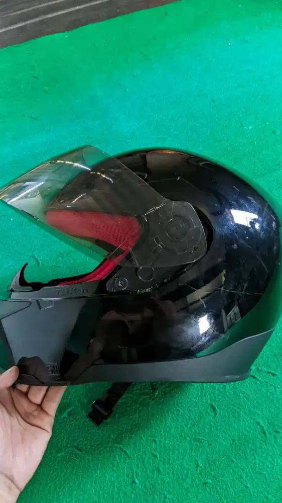 Jual helm  bekas kondisi masih baik