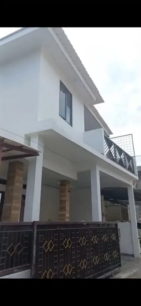 Disewakan rumah 2 lantai di Beji Depok