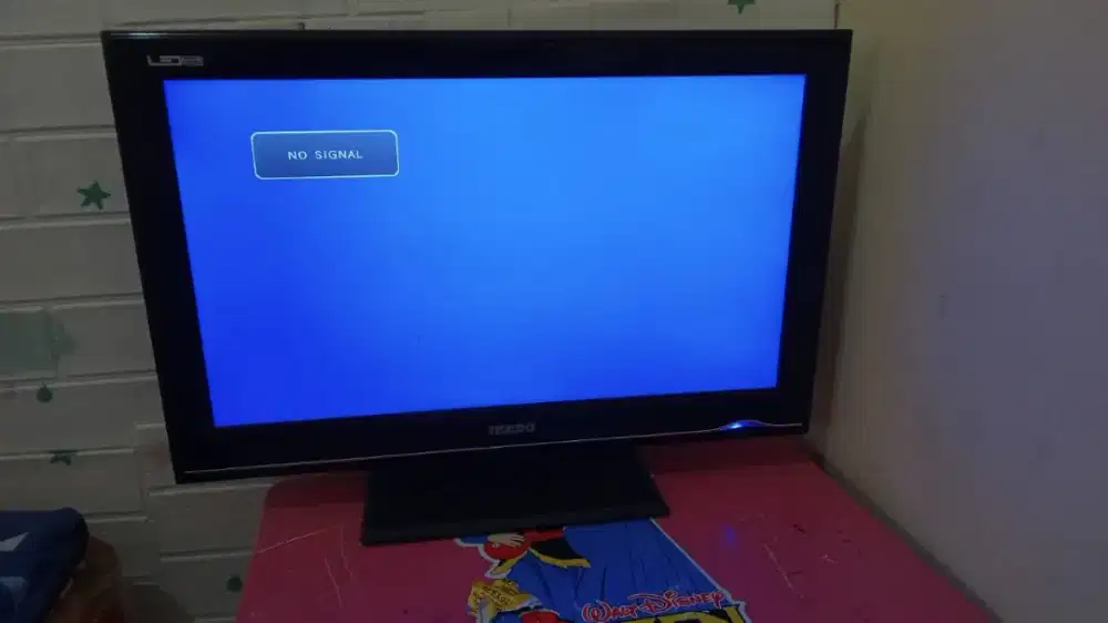 Tv LED 24 inchi lengkap ada kotaknyya