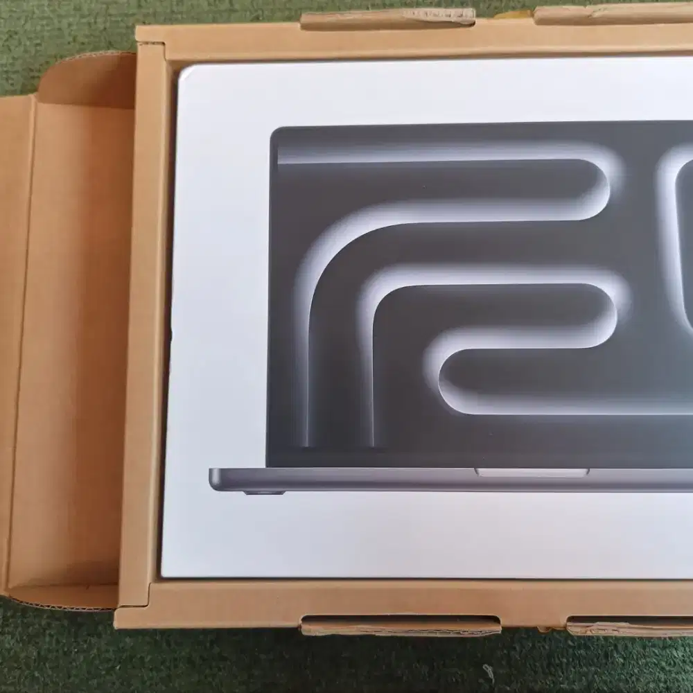NEW MACBOOK PRO M5 Ram 16gb Ssd 1tb SEGEL iBox Garansi 1 tahun