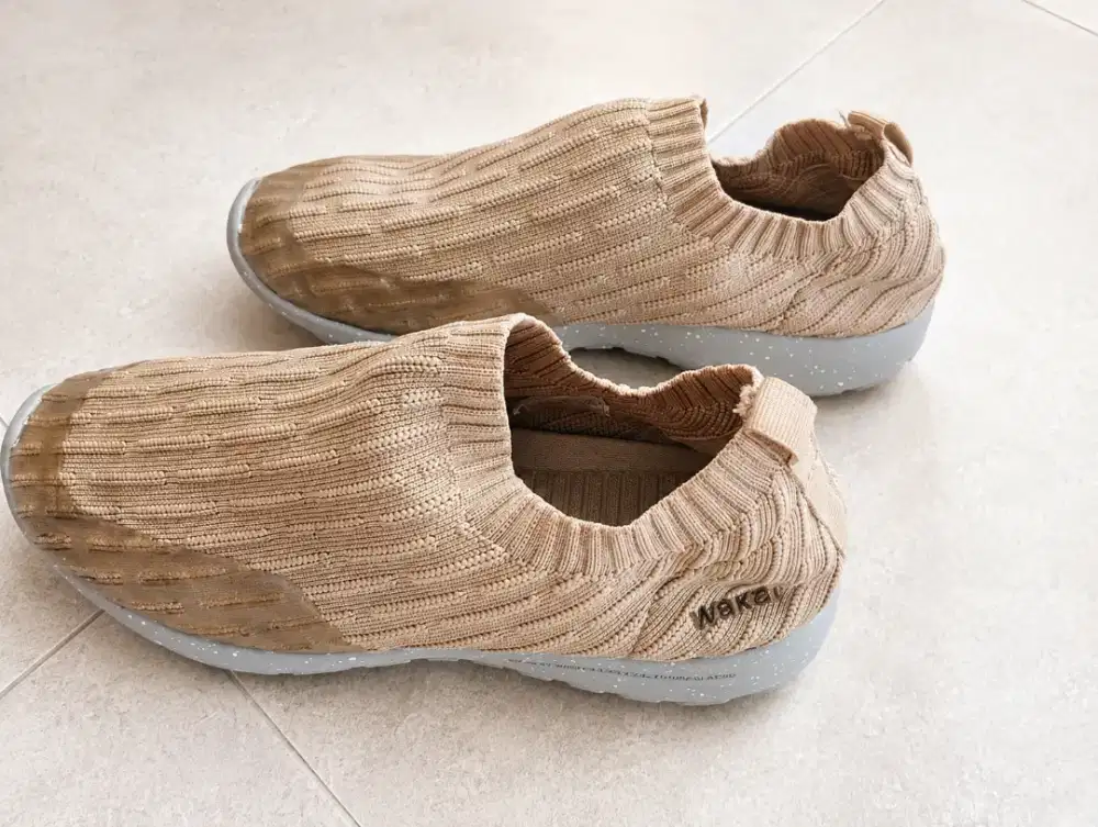 Sepatu Wakai Slip On Original Size 42 Beige/Coklat