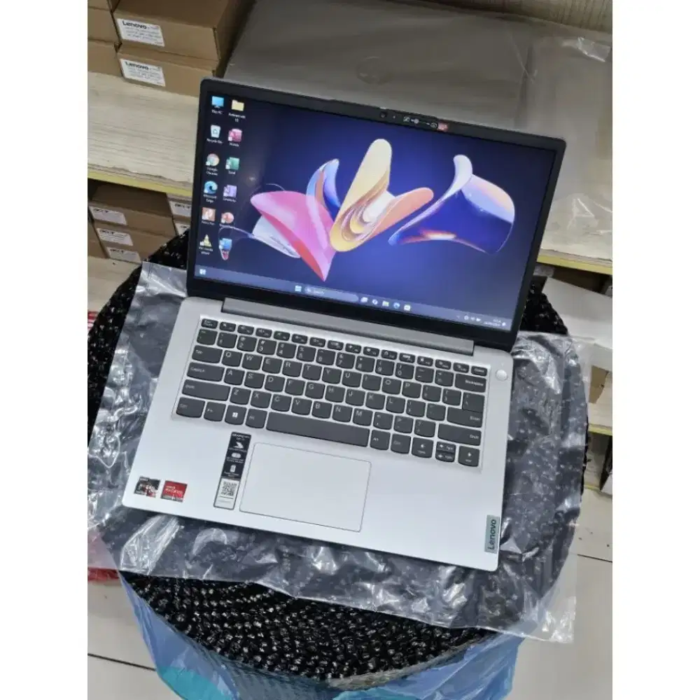 SERVICE LAPTOP LENOVO KONDISI RUSAK