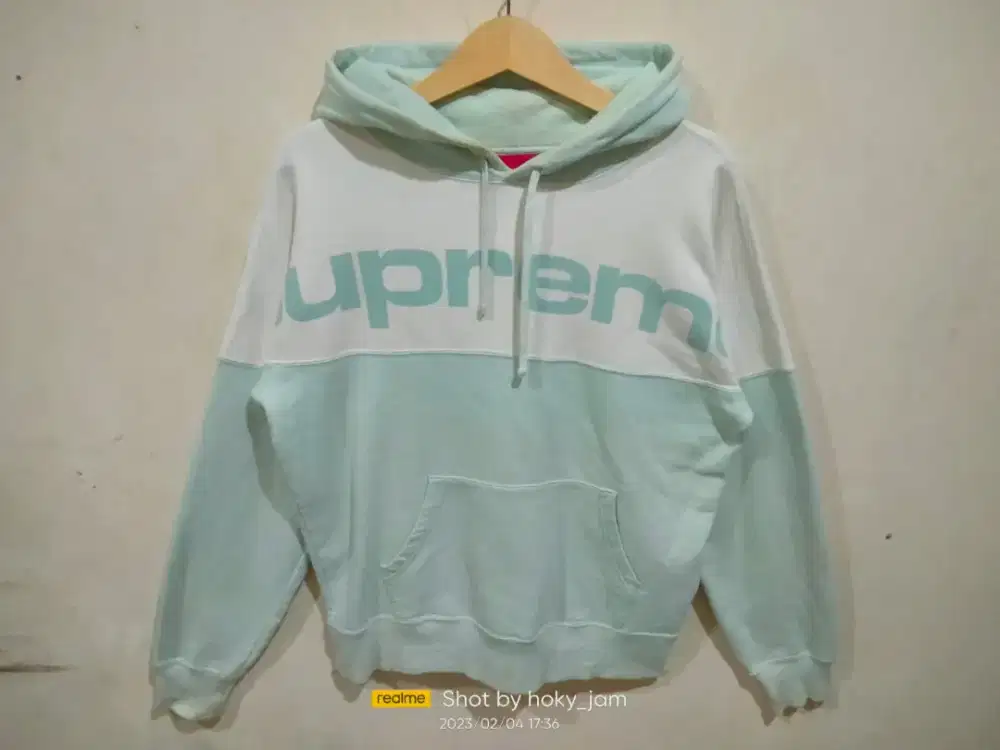 Hoodie. Supreme