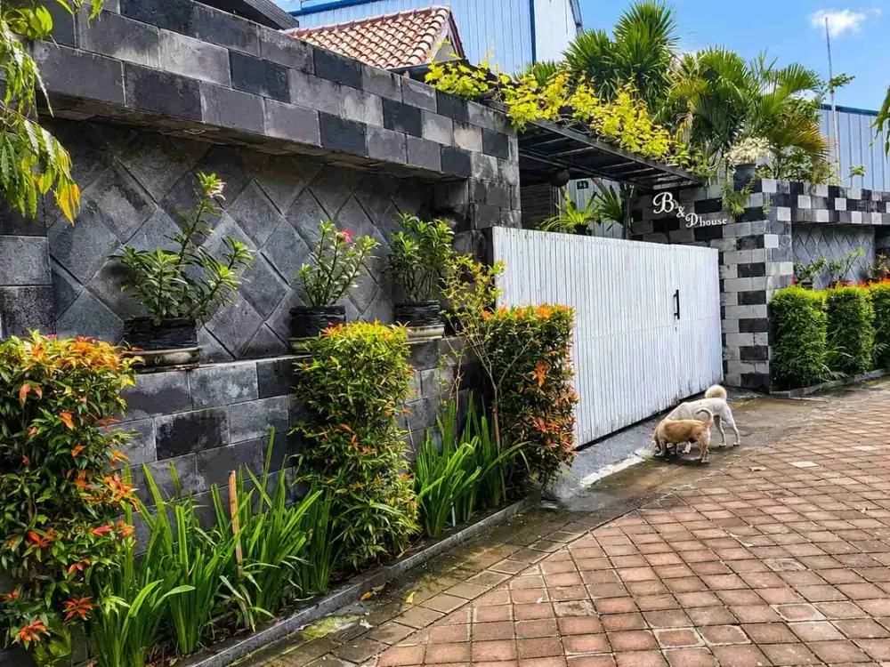 DIJUAL RUMAH SEMI VILLA, CEMAGI, BADUNG