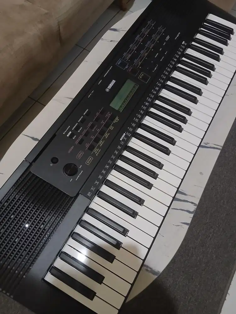 Yamaha psr e273