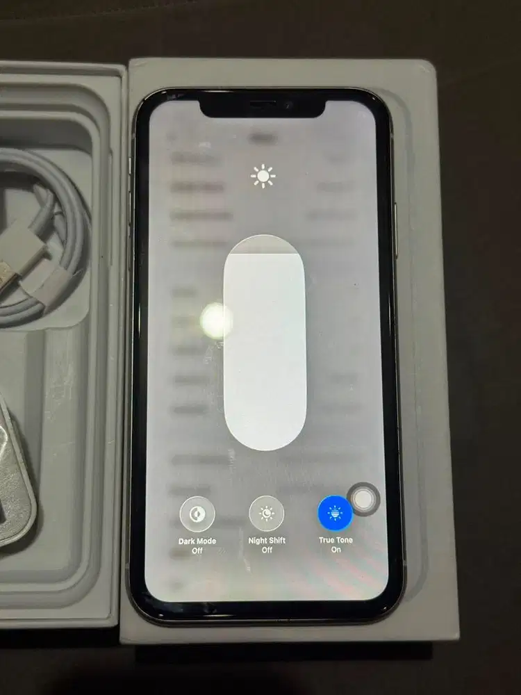 Iphone 11 White 64GB Lengkap Terdaftar