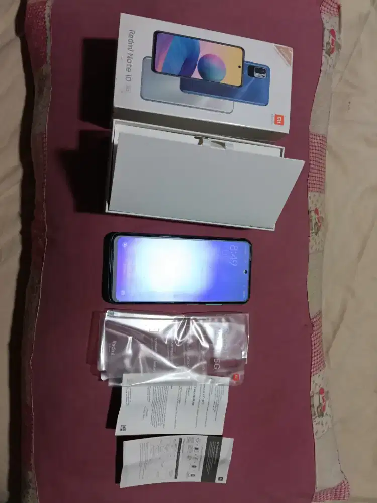 Xiaomi Redmi note 10 5G  bekas pemakaian creek Masih bagus Dan lengkap
