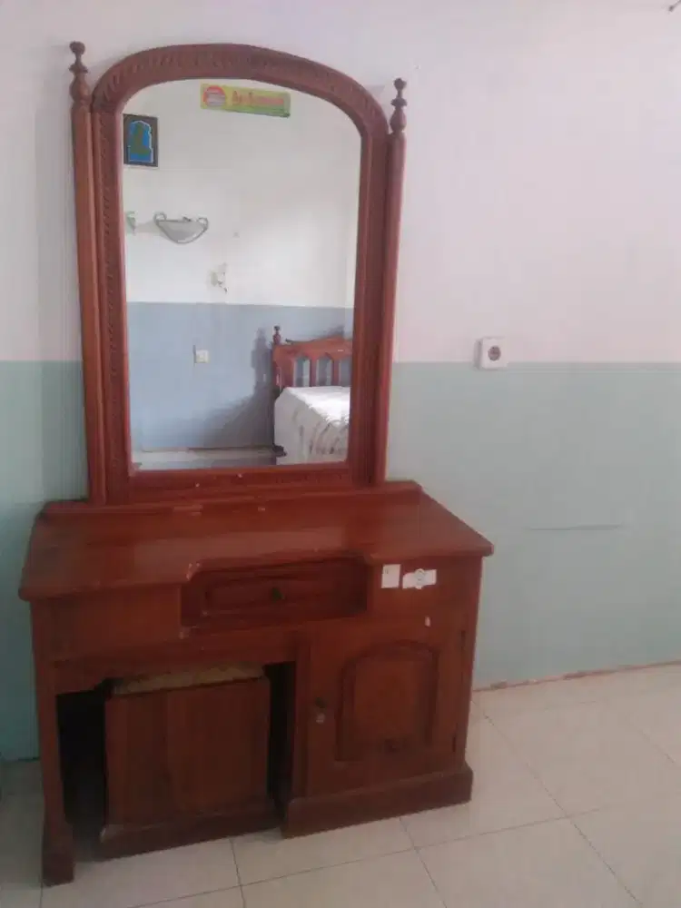 Meja rias ukir kayu jati