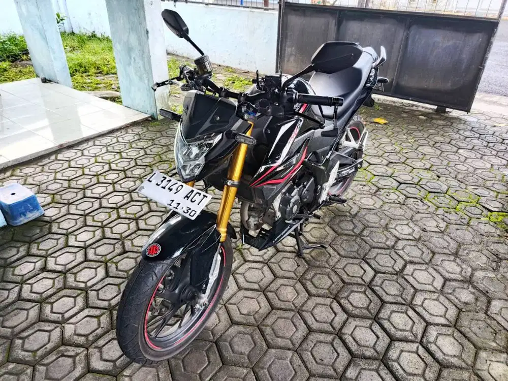Honda CB150R V3 Kondisi Istimewa