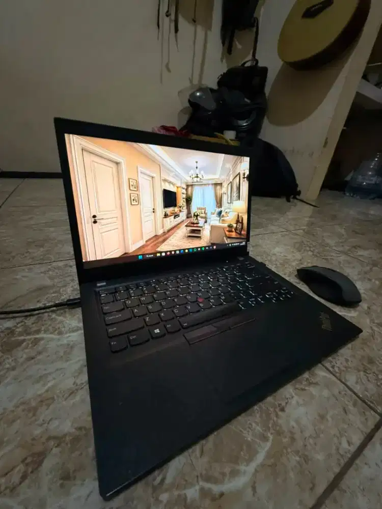 Laptop Lenovo Thinkpad T14s, ram 16gb, i7 gen 10, ssd 512gb.