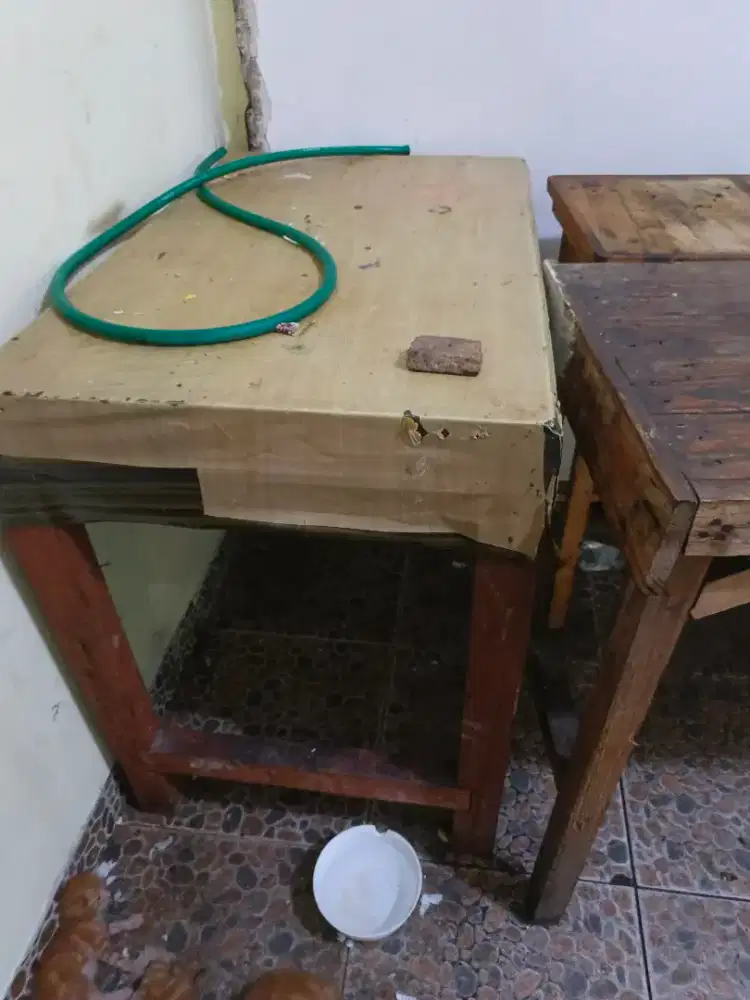Meja dapur bekas
