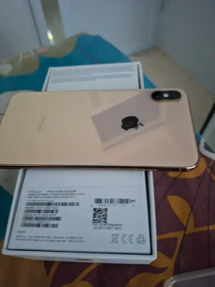 iPhone xs max . 64 GB. All operator