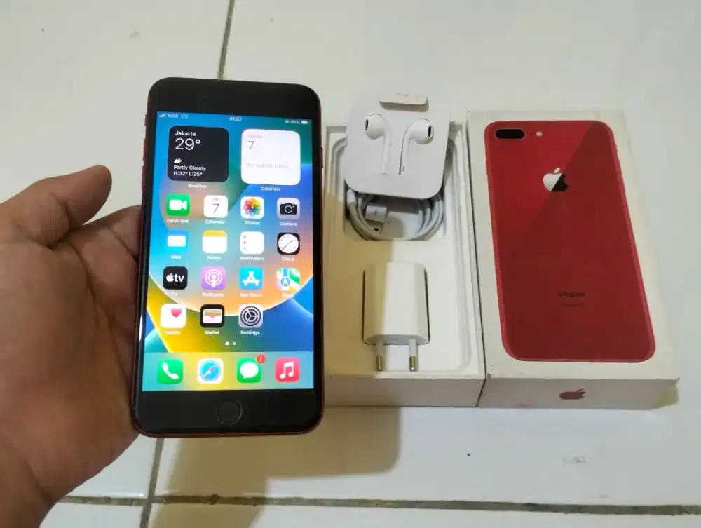 BU iPhone 8+ Plus 256GB Special Red Edition 4G LTE Fullset iCloud Aman