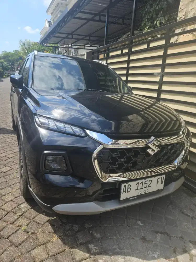 Suzuki Grand Vitara 1.5 matic Hybrid hitam sunroof/panoramic 2024