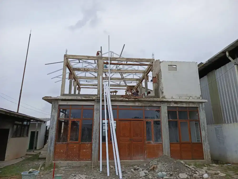 Tukang bangunan
