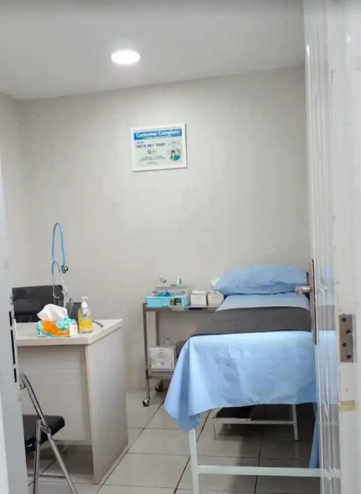 Di butuhkan admin / kasir wanita untuk toko obat  & klinik