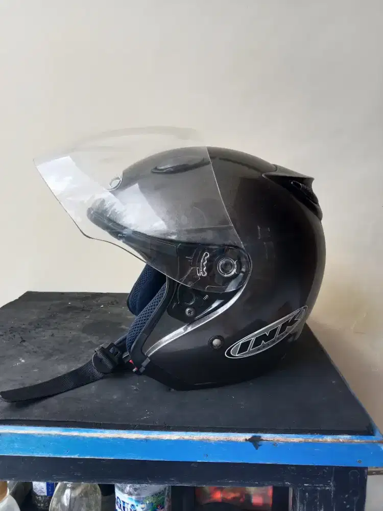 Helm ink abu kondisi 100% ori..kondisi 80%