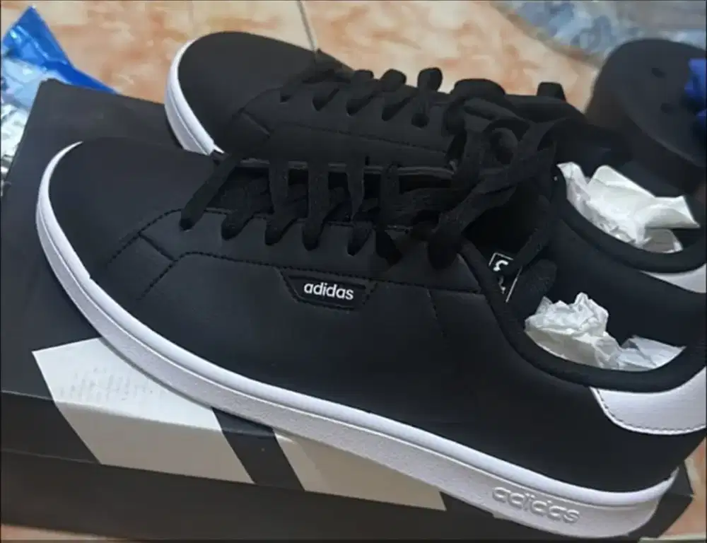 Sepatu Adidas hitam Baru