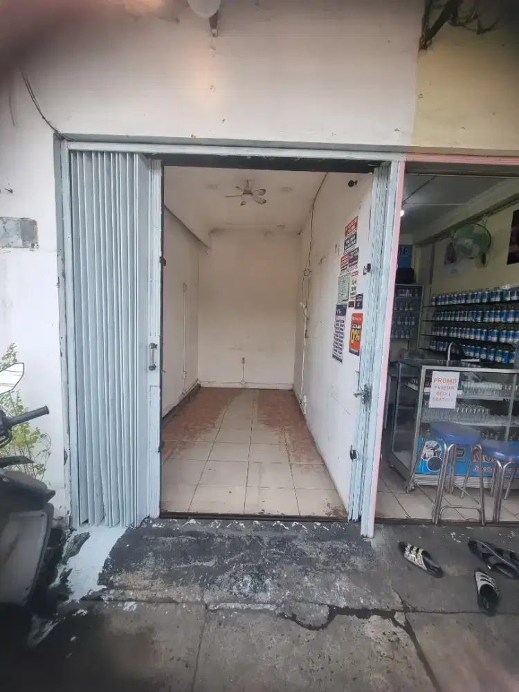 Disewakan kios pinggir jalan ramai, dikrendang barat,cocok buat usaha.