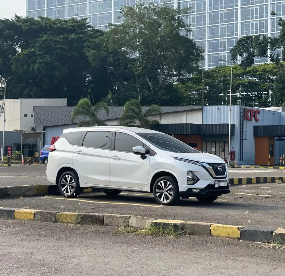 HARGA MURAH!! NISSAN NEW LIVINA VE 1.5 AT MATIC 2019 PUTIH