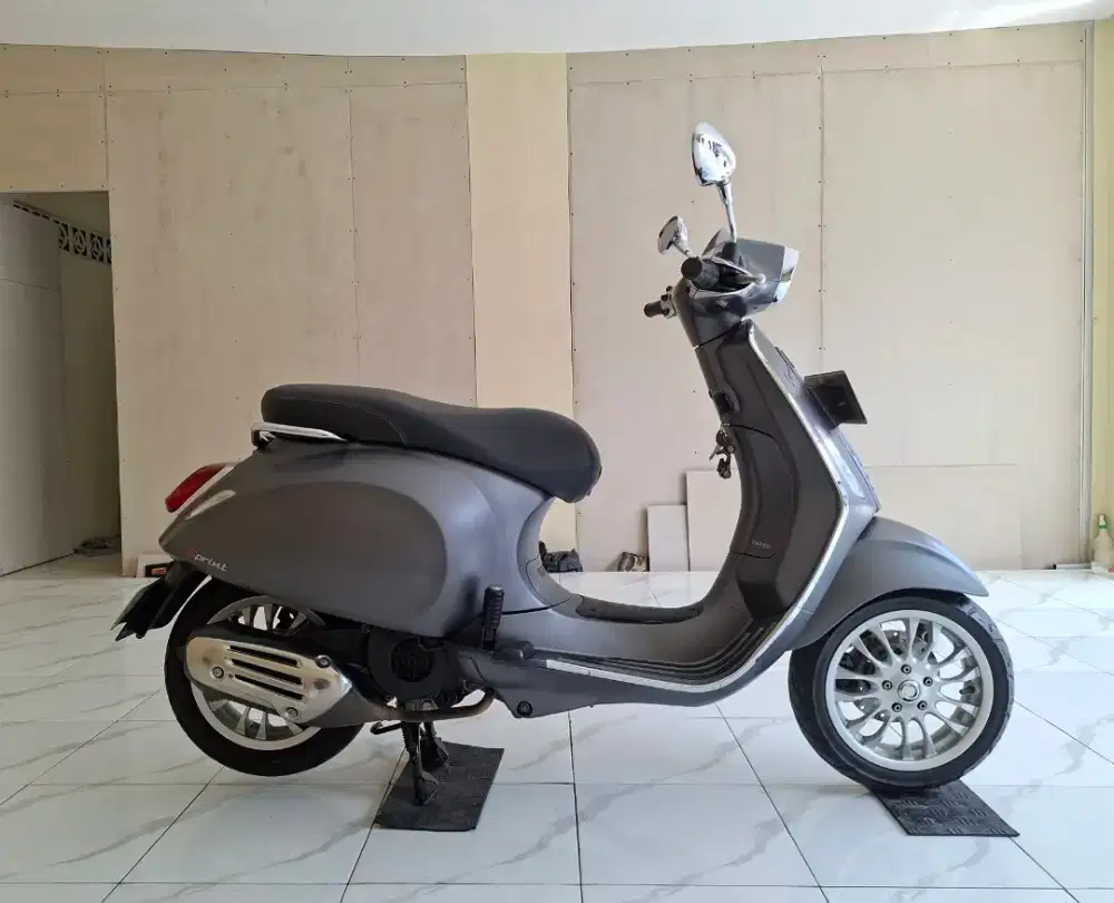 Vespa Matic sprint 150 iGet ABS MULUSSS Surat Lengkap