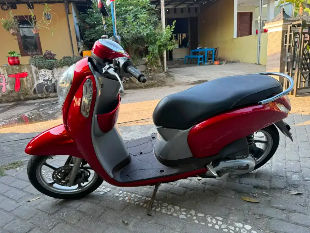 Scoopy esp stater halus THN 2016 plat B jakarta