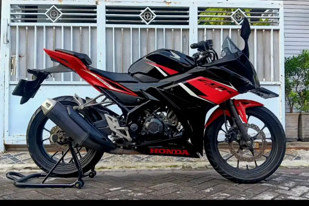 istimewah HONDA NEW CBR 150R 2020 ABS.seri tertinggi.pajak baru