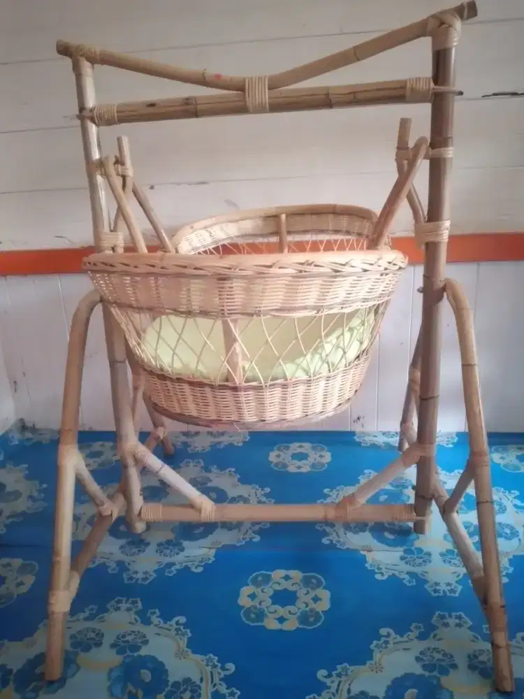 Ayunan rotan bayi