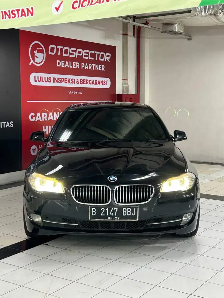 BMW F10 520i 2.0 A/T 2012