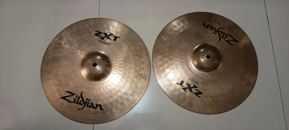 Satu set symbal Zildjian ZXT