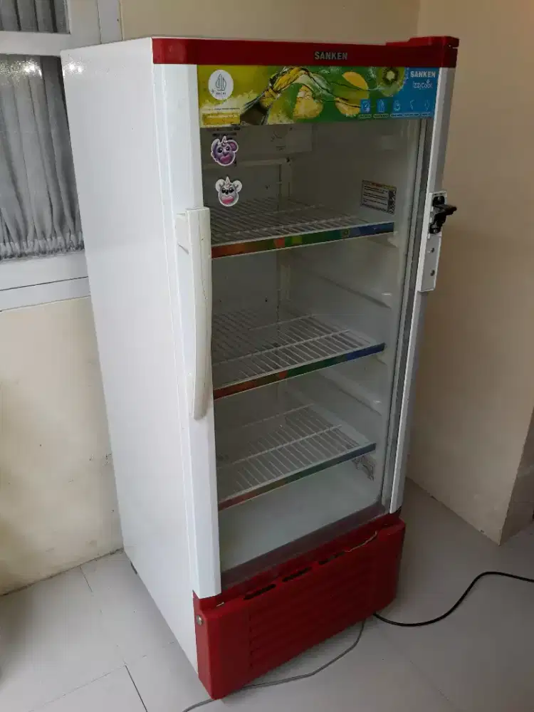 Dijual showcase sanken 1 pintu 1,8jt nego tipis