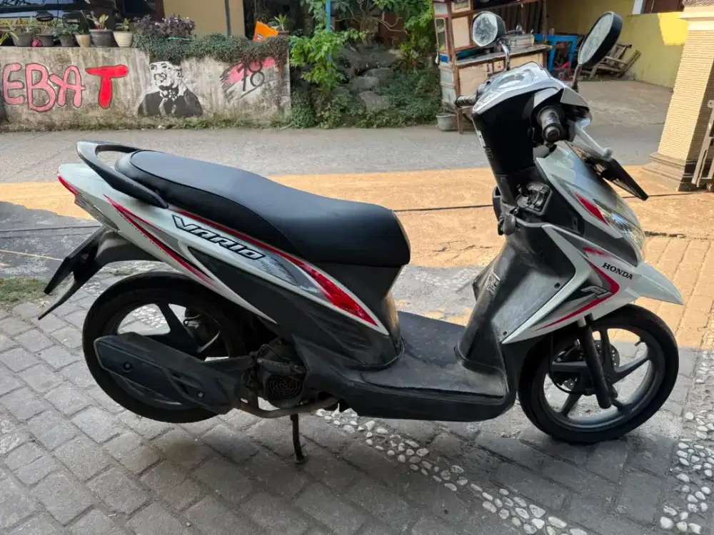 Vario LED injeksi THN 2014 plat AB Kulon Progo