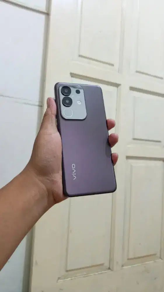 Vivo Y29 6 128 like new