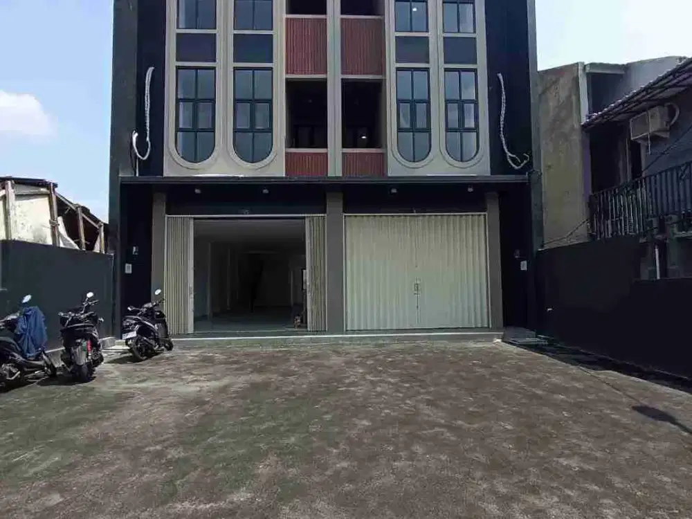 DISEWAKAN RUKO 3 LANTAI DAERAH JAGAKARSA JAKARTA SELATAN