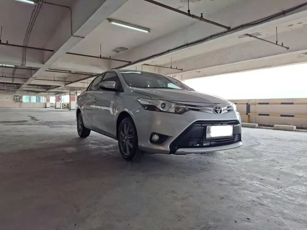 TOYOTA VIOS G AT MATIC 2015 SILVER KONDISI ISTIMEWA !!