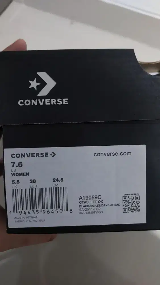 Sepatu converse