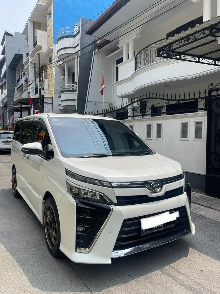 Toyota Voxy 2021 Bensin