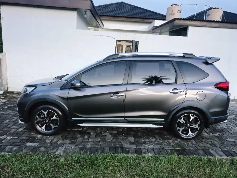 Mobil Honda BRV 2017 matic