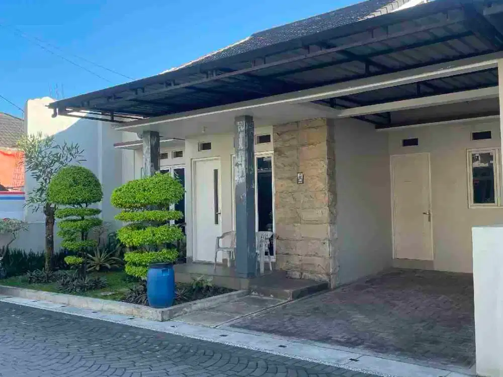 disewakan rumah 1 lantai full furnish dalam perum dekat gerbang tol jogja-solo